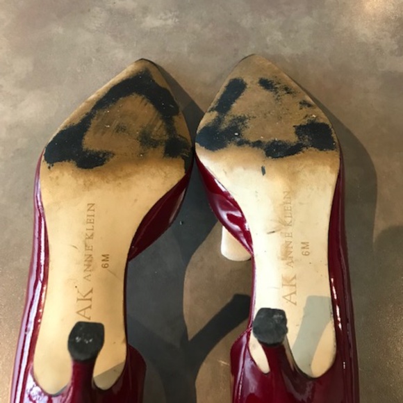 (2* for $30) Anne Klein burgundy patent shoes - Size 6 - Picture 6 of 8